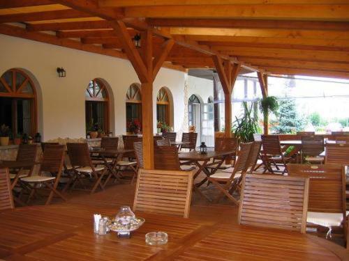 Sziget Hotel&Restaurant Tarján Facilități foto